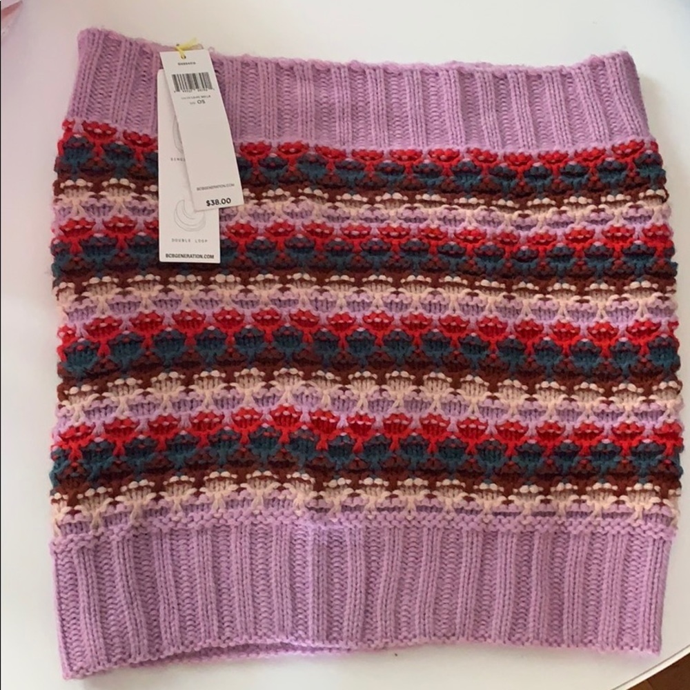 BCBG generation Loop scarf - Picture 3 of 6